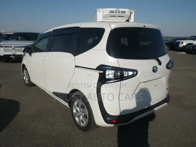 Toyota Sienta 2021 Pearl