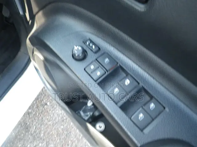 Toyota Sienta 2021 Pearl