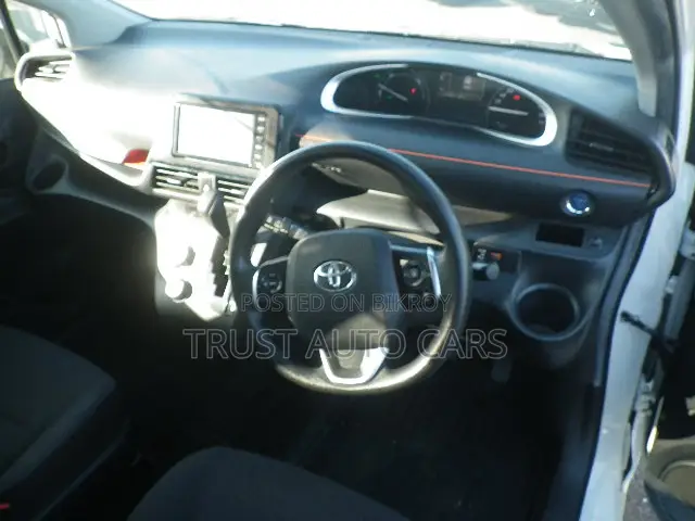 Toyota Sienta 2021 Pearl