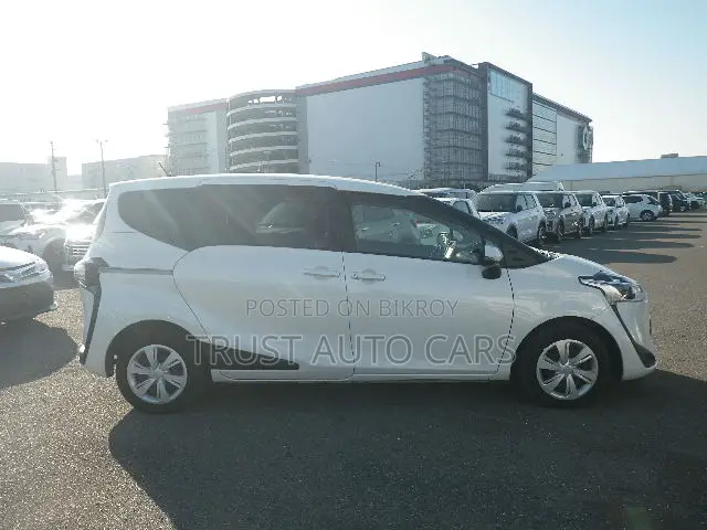 Toyota Sienta 2021 Pearl