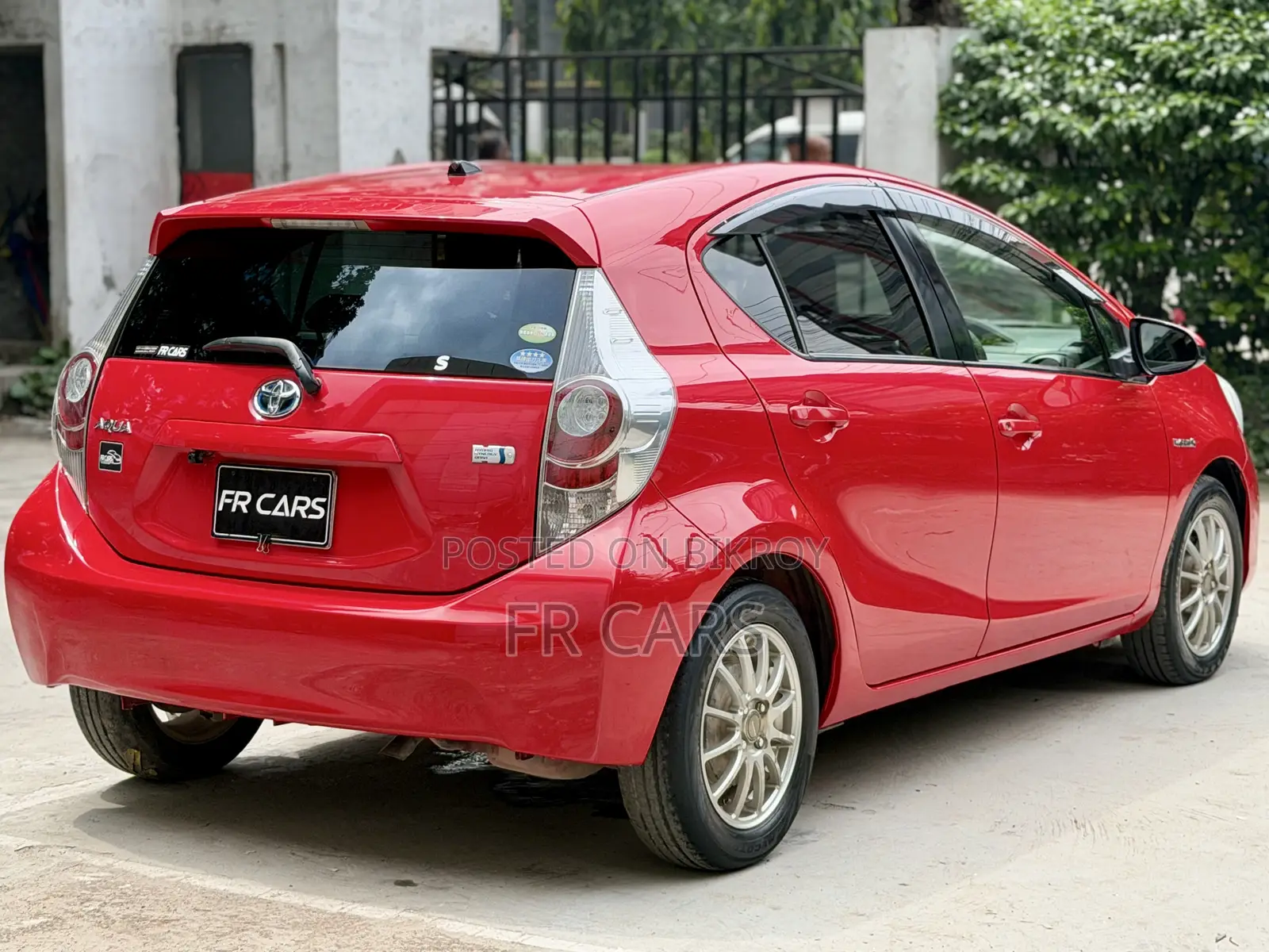 Toyota Aqua 2012 Red