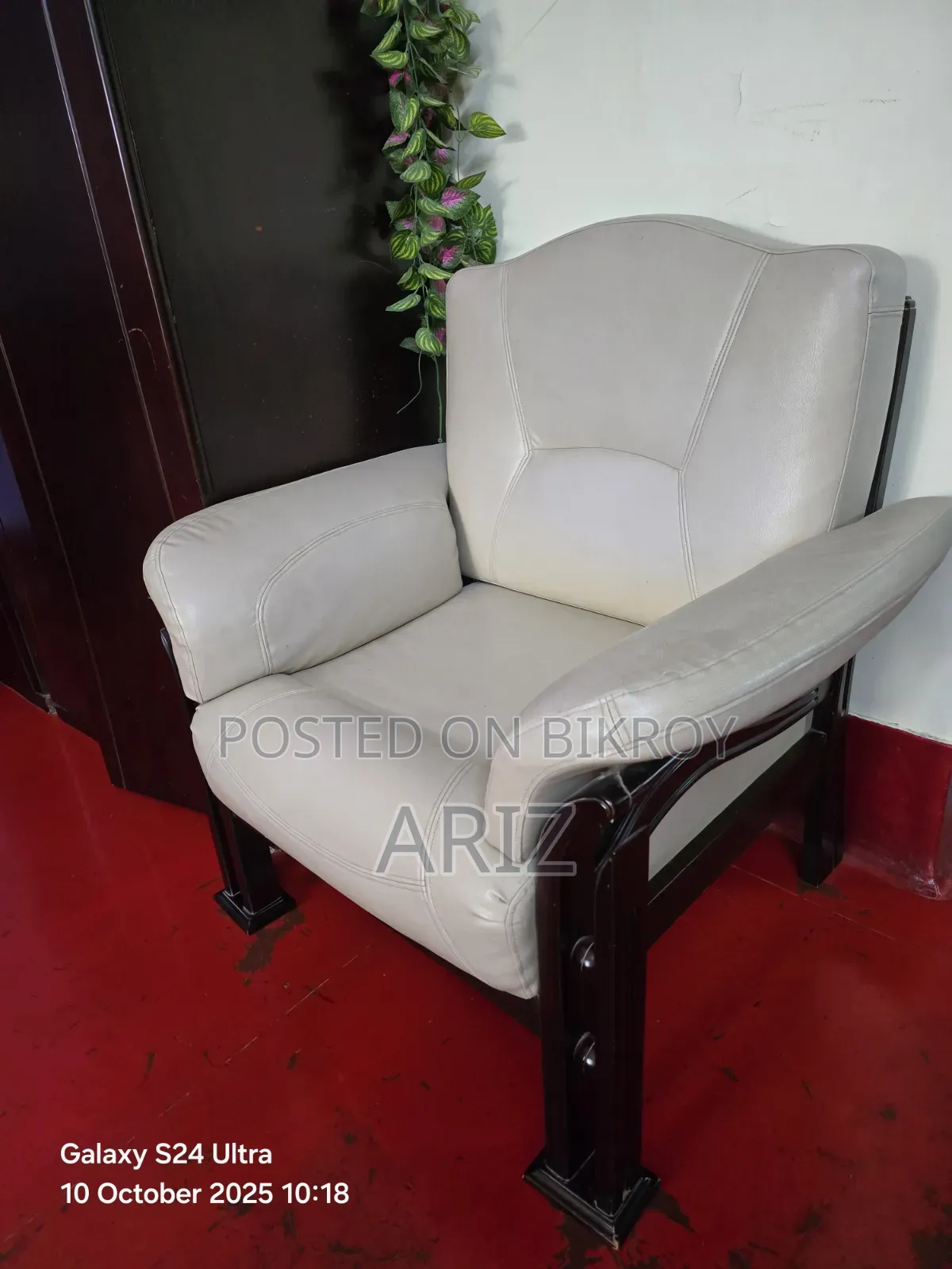 Hatil Leather Sofa Set