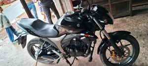 সুজুকি জিক্সার মনোটোন ২০২২ ব্ল্যাক