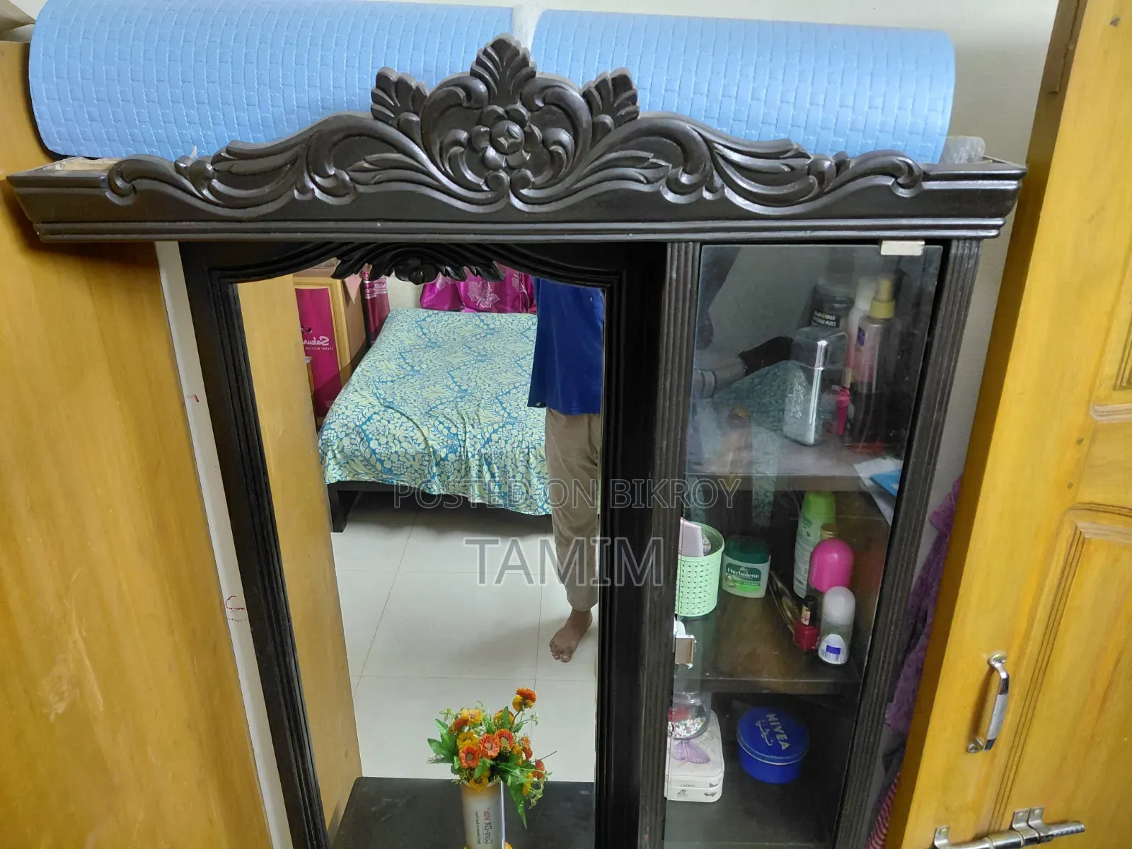 ড্রেসিং টেবিল