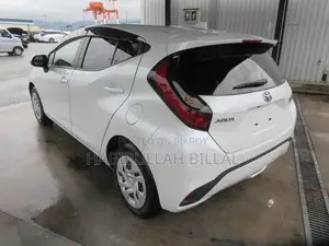 Toyota Aqua 2022 Pearl