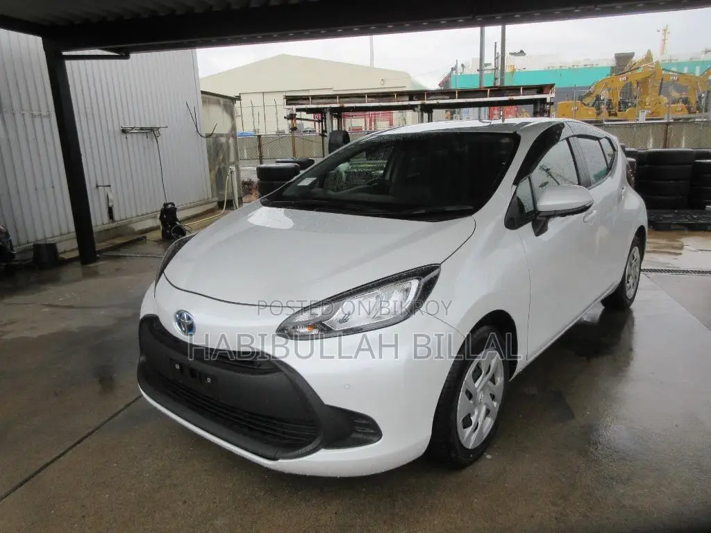 Toyota Aqua 2022 Pearl