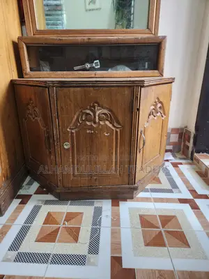 ড্রেসিং টেবিল