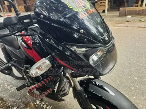 বাজাজ পালসার ১৫০ ২০২৪ ব্ল্যাক