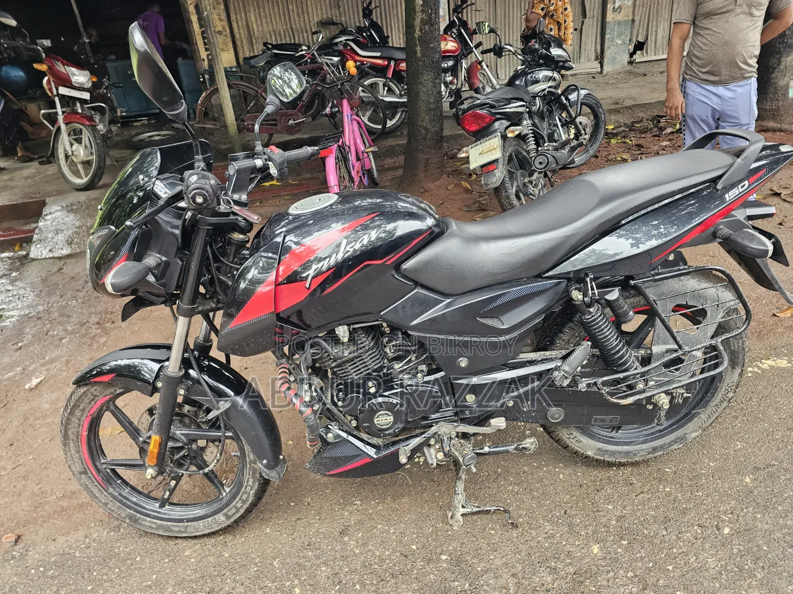 বাজাজ পালসার ১৫০ ২০২৪ ব্ল্যাক