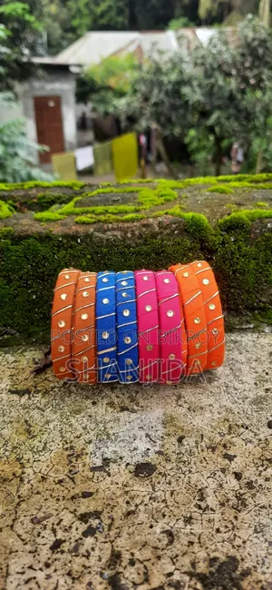 সুন্দর মাল্টিকালার চুড়ি