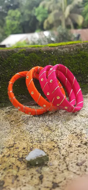 সুন্দর মাল্টিকালার চুড়ি