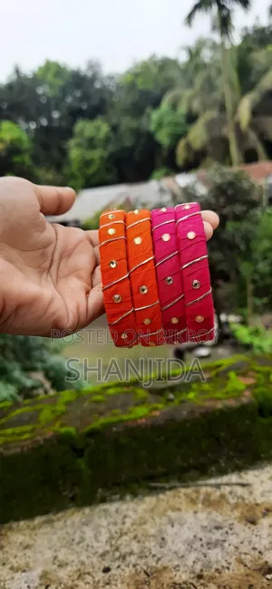সুন্দর মাল্টিকালার চুড়ি