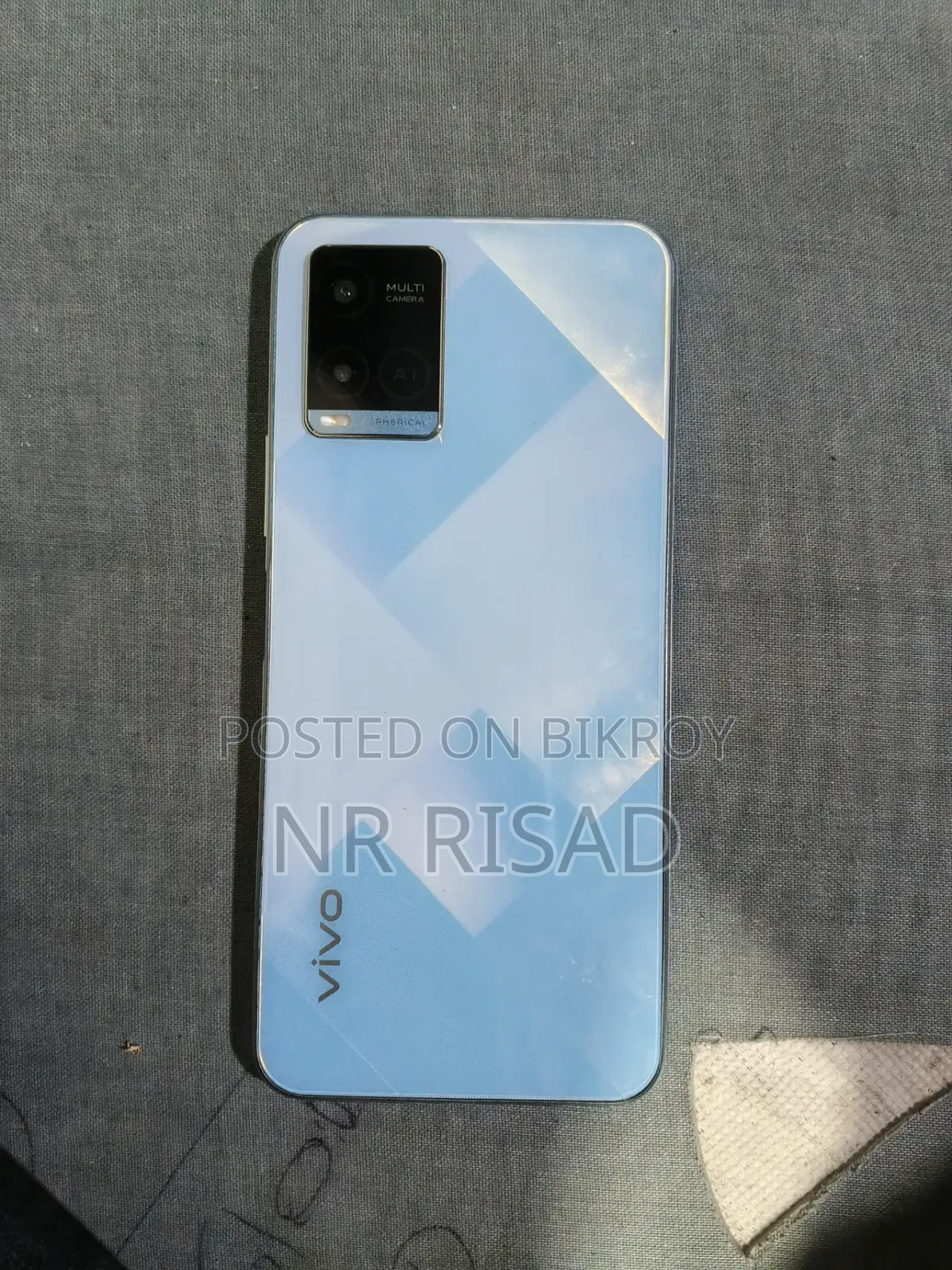 Vivo Y21 64 GB White