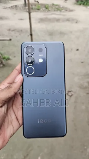 iQOO Z10x 128 GB Black