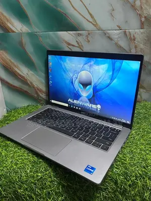 Laptop Dell 3GB Intel SSD 256GB