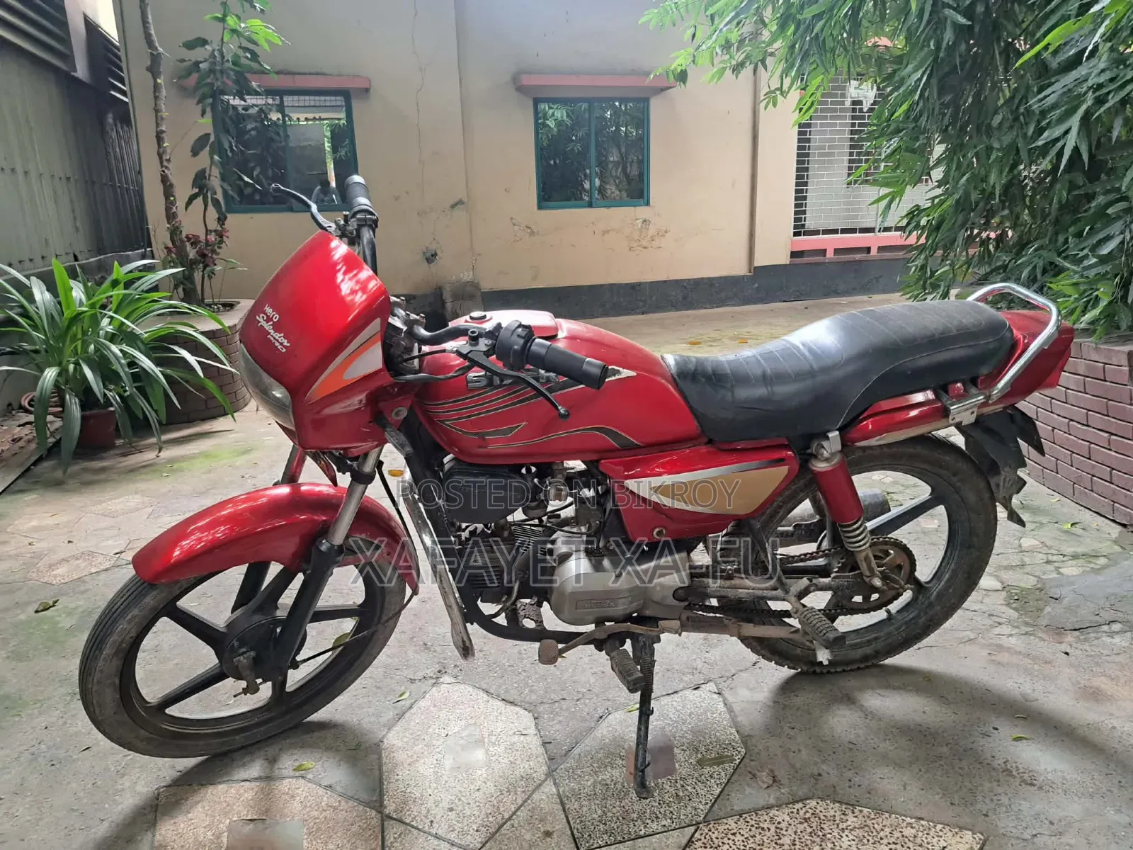 Hero Eco 100 2022 Red