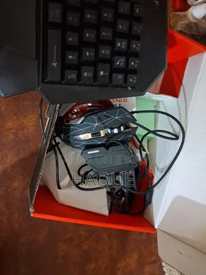 মোবাইল গেমিং কম্বো