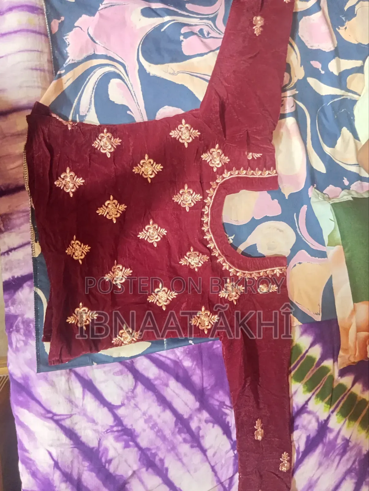 কিছু ড্রেস বিক্রি করা হবে