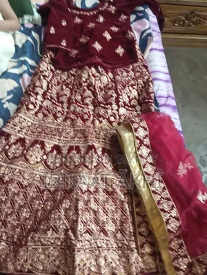 কিছু ড্রেস বিক্রি করা হবে