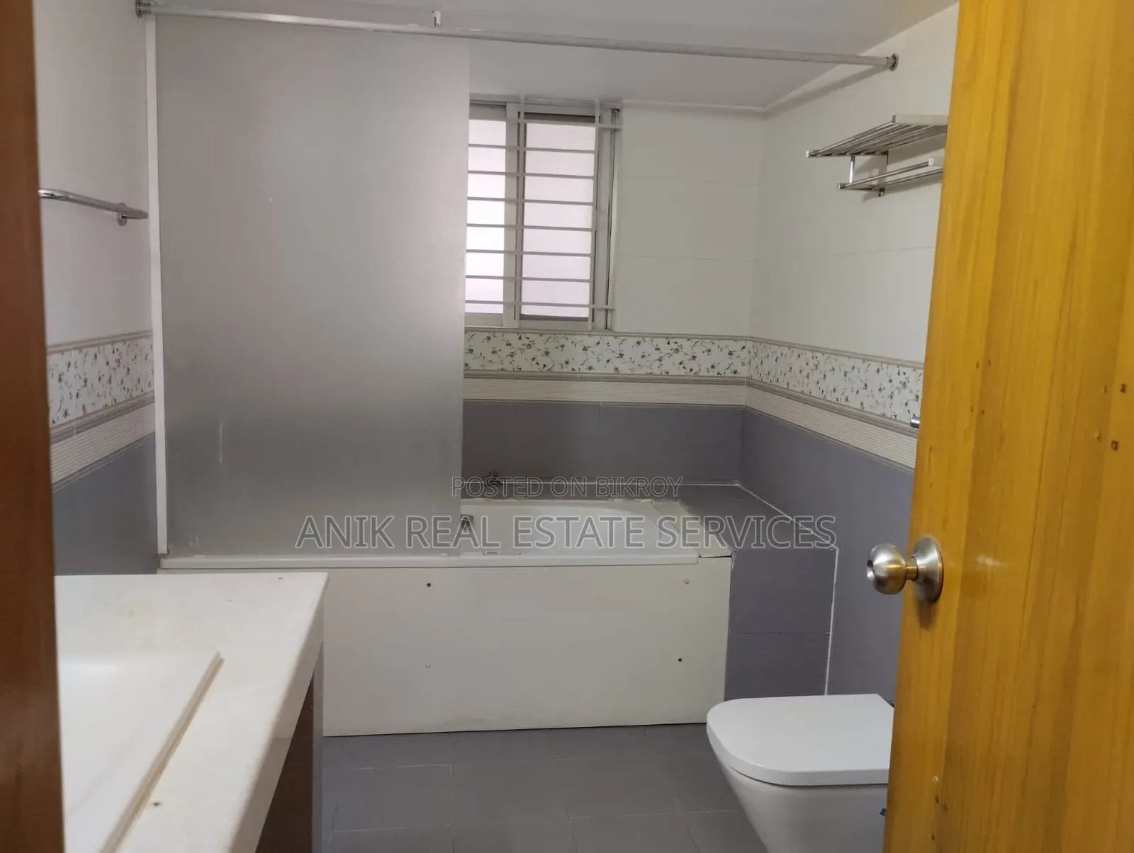 4bdrm Apartment in Anik Real Estate, Gulshan for rent