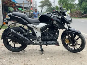TVS Apache RTR 160 4V 2022 Black