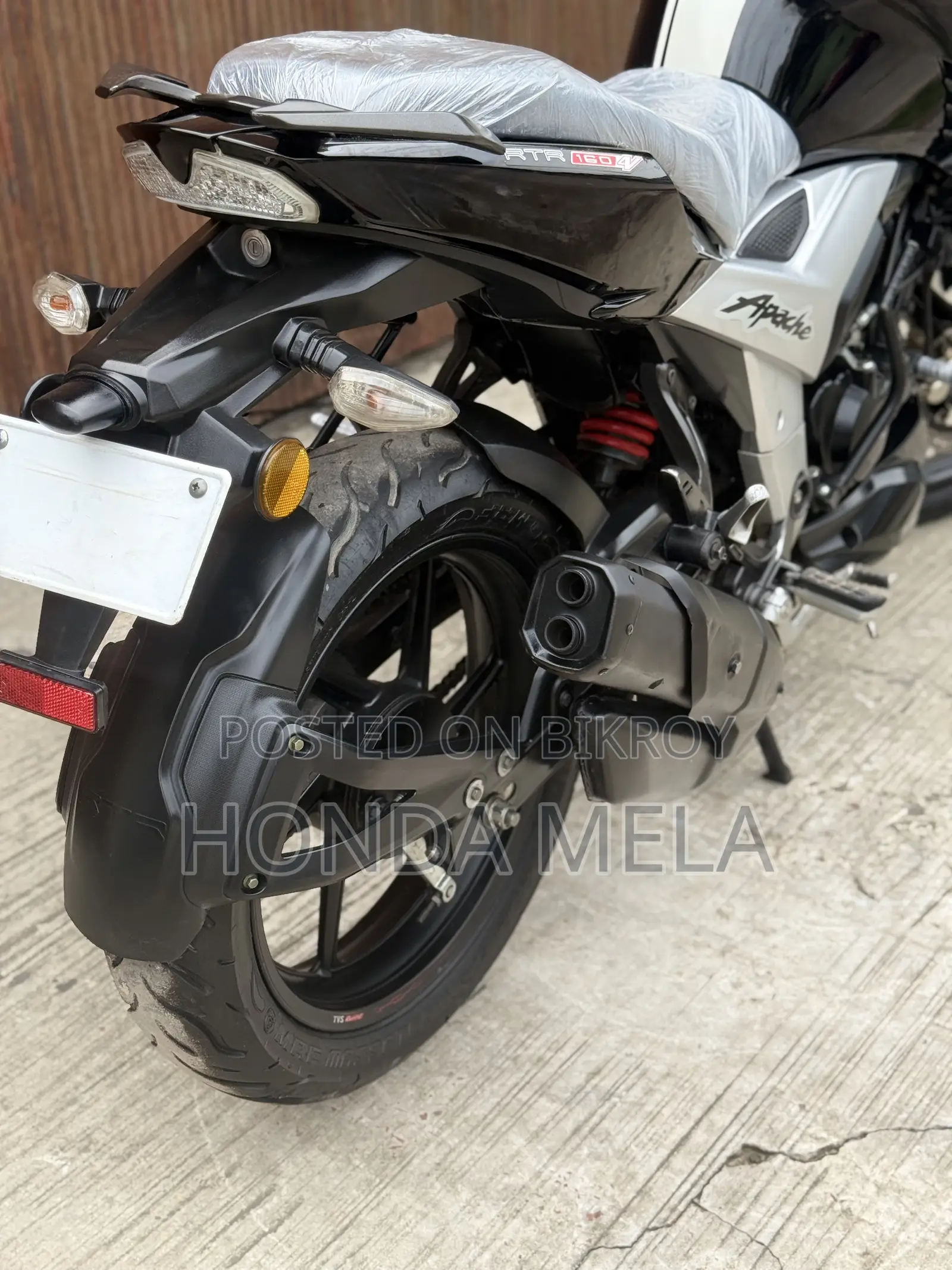 TVS Apache 160 4V 2022 Black