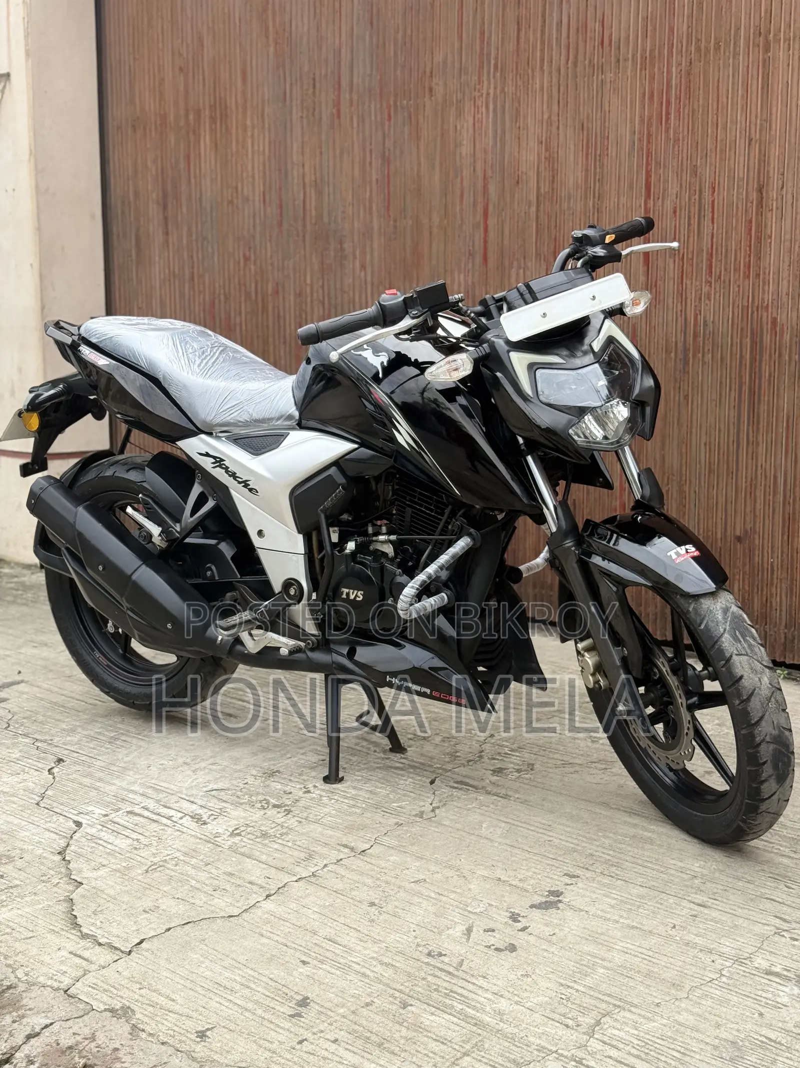 TVS Apache 160 4V 2022 Black