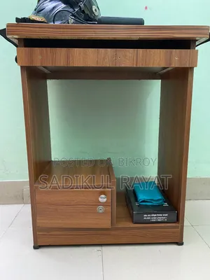 কম্পিউটার টেবিল