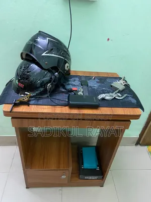 কম্পিউটার টেবিল