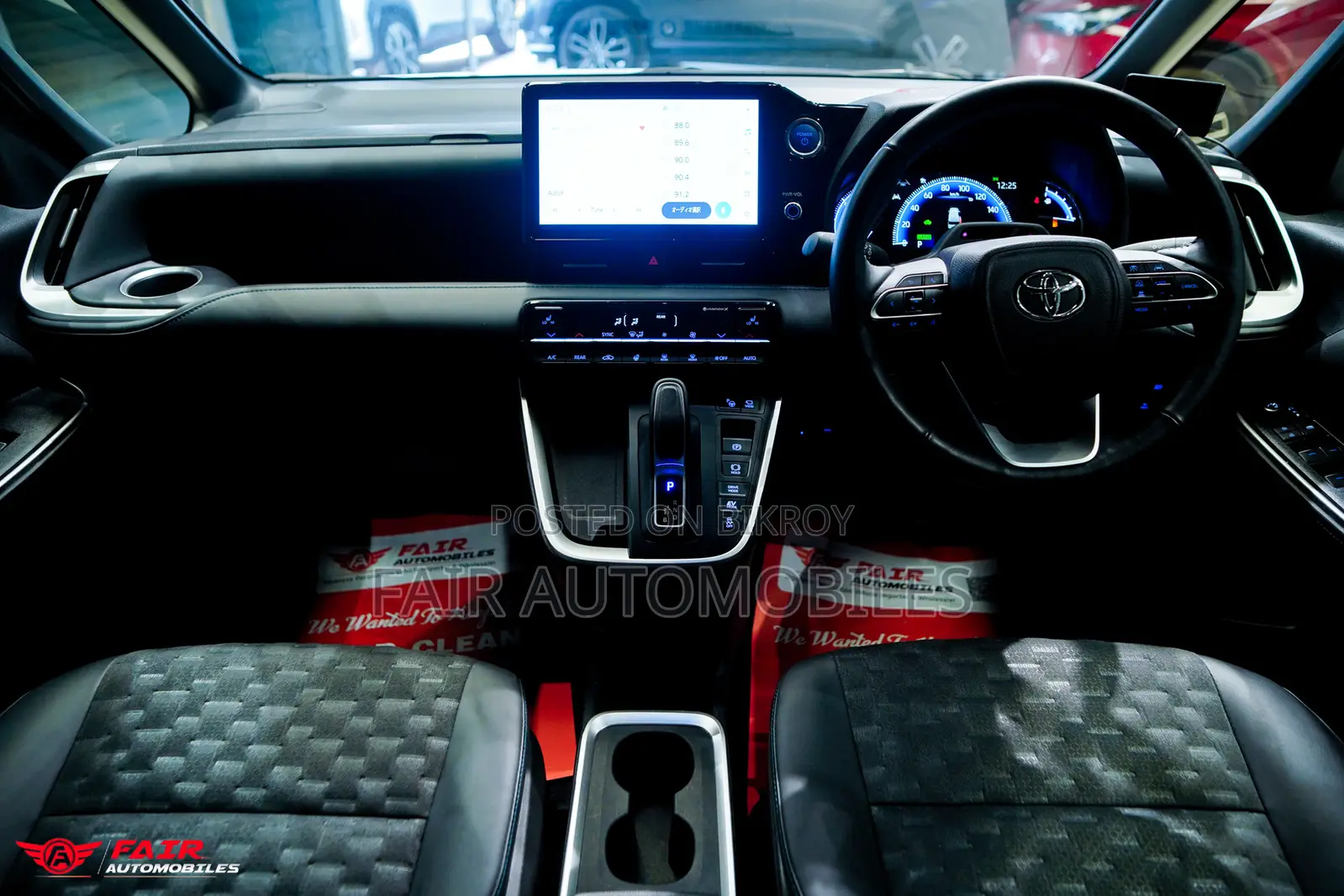Toyota Voxy Hybrid S-Z 2WD 7-Seater 2023 Pearl