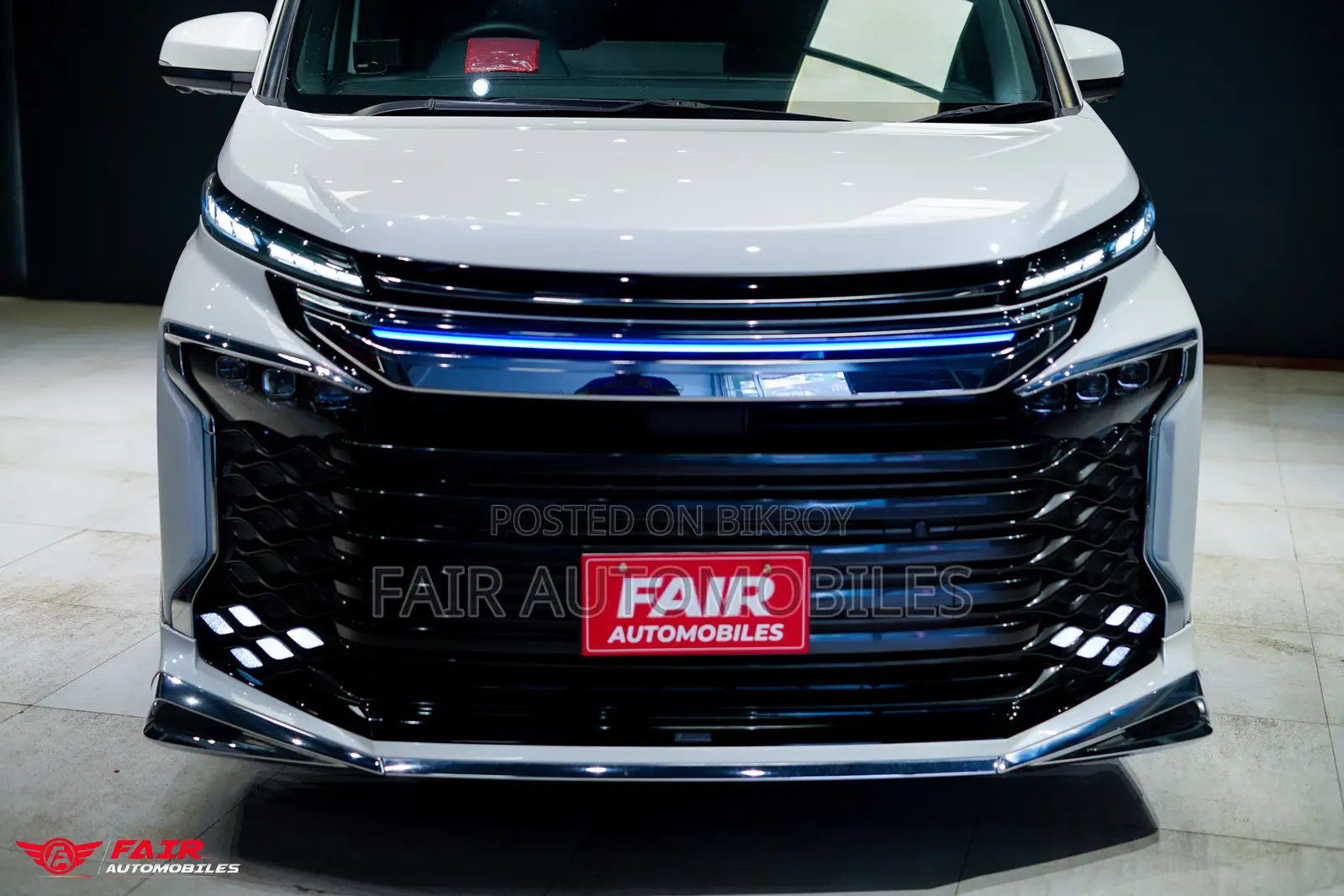 Toyota Voxy Hybrid S-Z 2WD 7-Seater 2023 Pearl