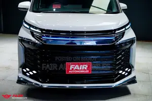 Toyota Voxy Hybrid S-Z 2WD 7-Seater 2023 Pearl