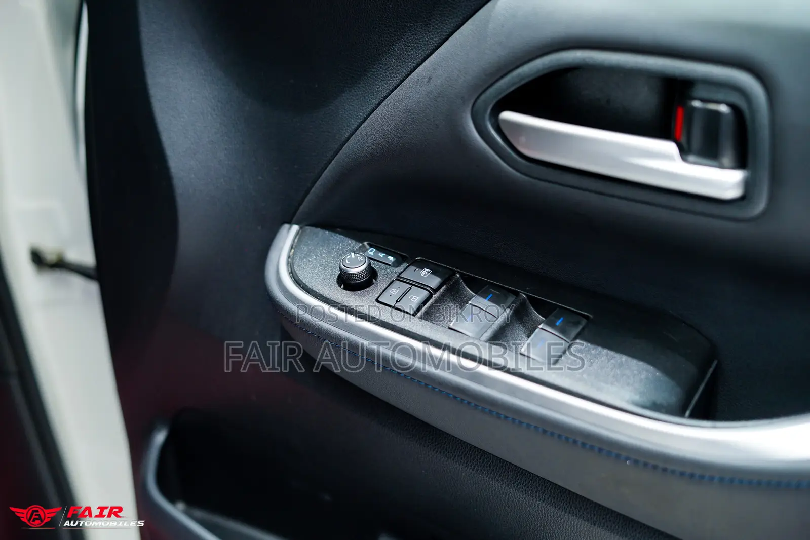 Toyota Voxy Hybrid S-Z 2WD 7-Seater 2023 Pearl