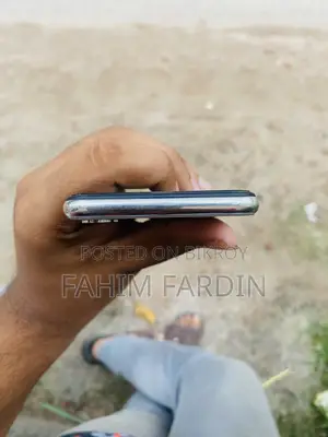 Apple iPhone X 64 GB White