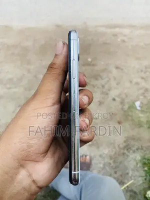 Apple iPhone X 64 GB White