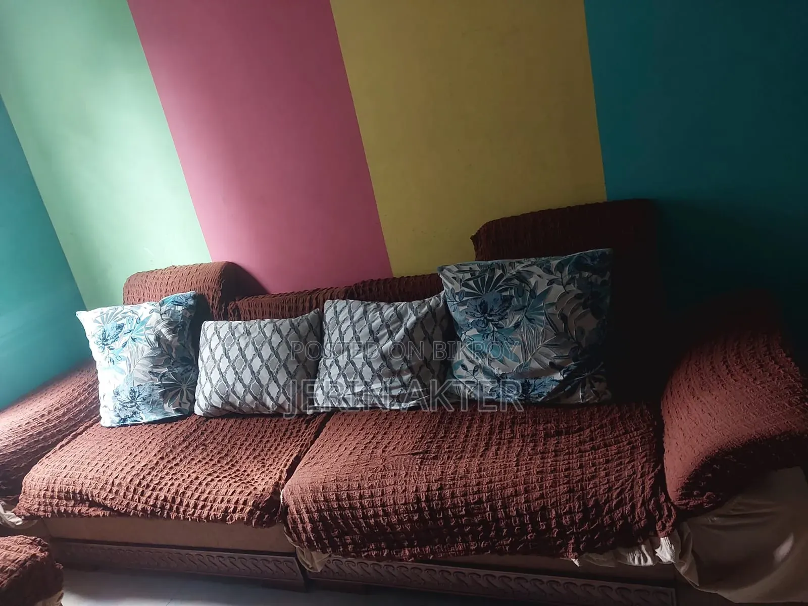 Urgent Sale – 5 Seater Wooden Sofa Set With Corner
