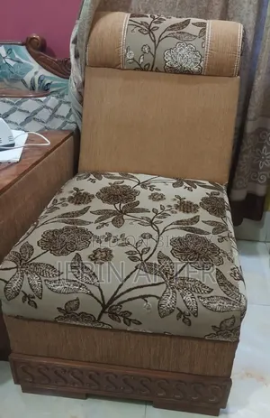 Urgent Sale – 5 Seater Wooden Sofa Set With Corner