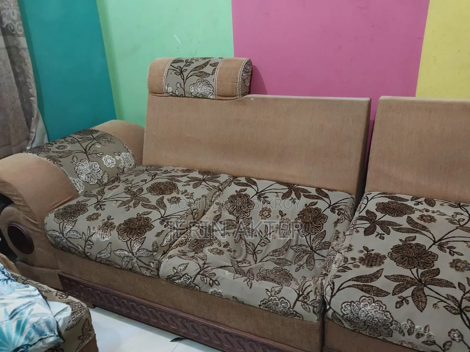 Urgent Sale – 5 Seater Wooden Sofa Set With Corner