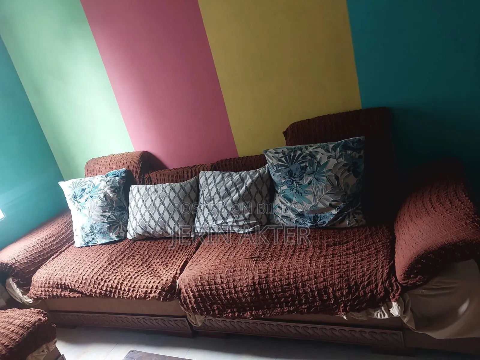 Urgent Sale – 5 Seater Wooden Sofa Set With Corner
