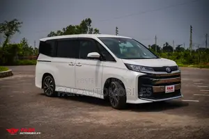 Toyota Noah 2022 Pearl