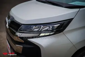 Toyota Noah 2022 Pearl