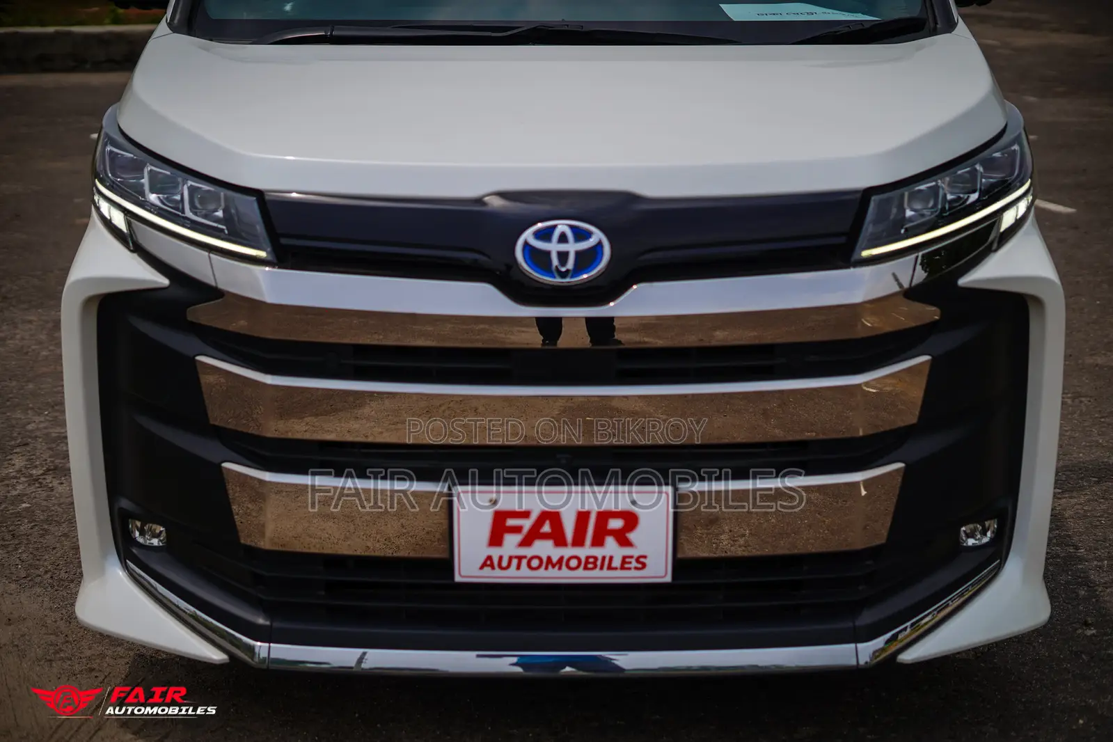 Toyota Noah 2022 Pearl