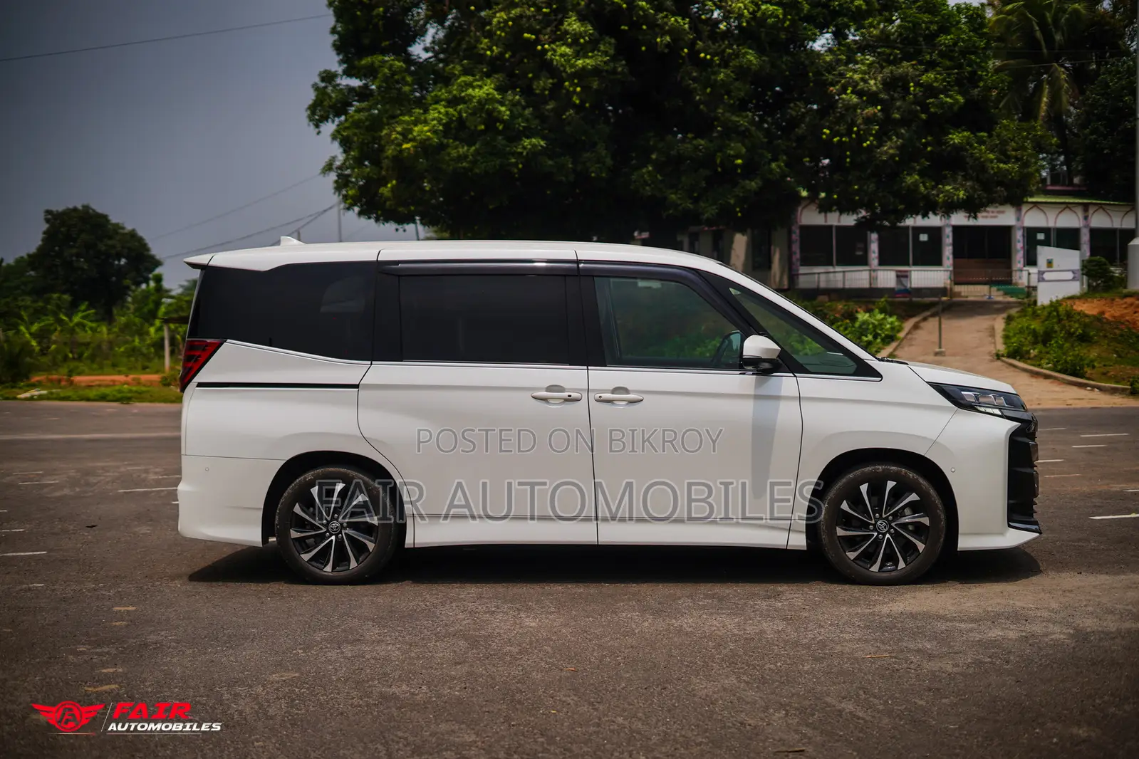 Toyota Noah 2022 Pearl