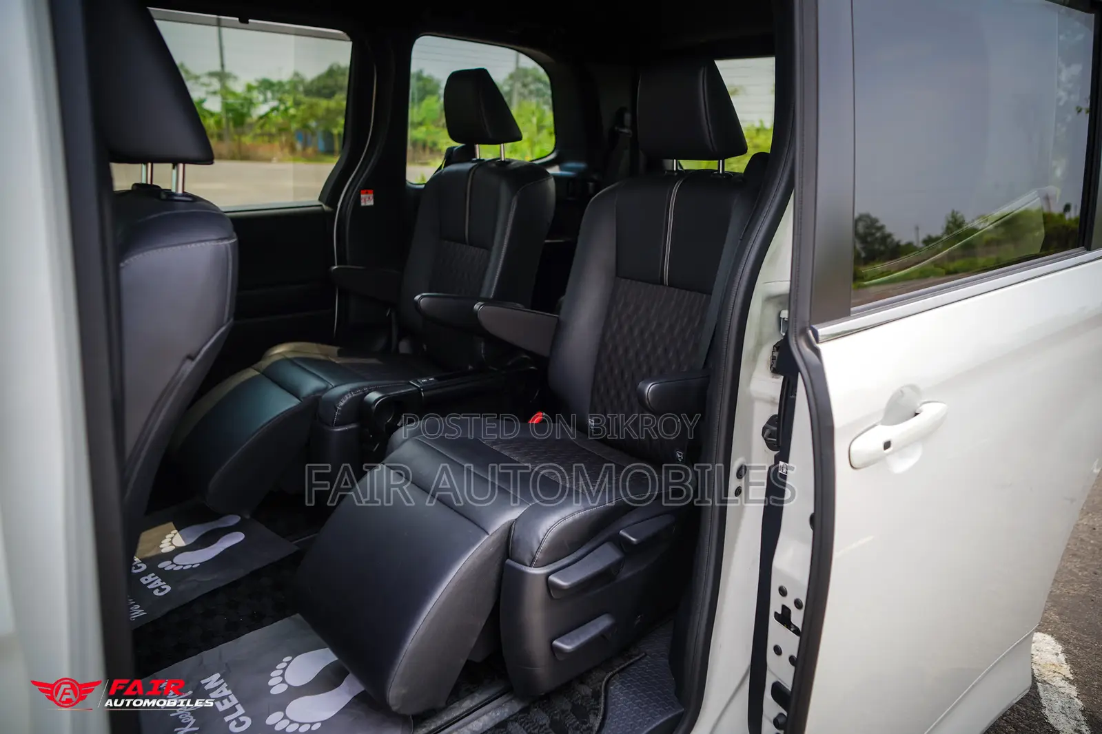 Toyota Noah 2022 Pearl