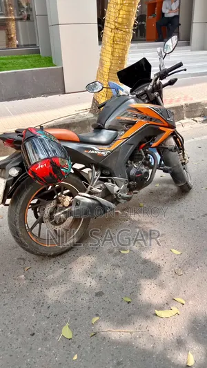 Honda Hornet 2020 Orange