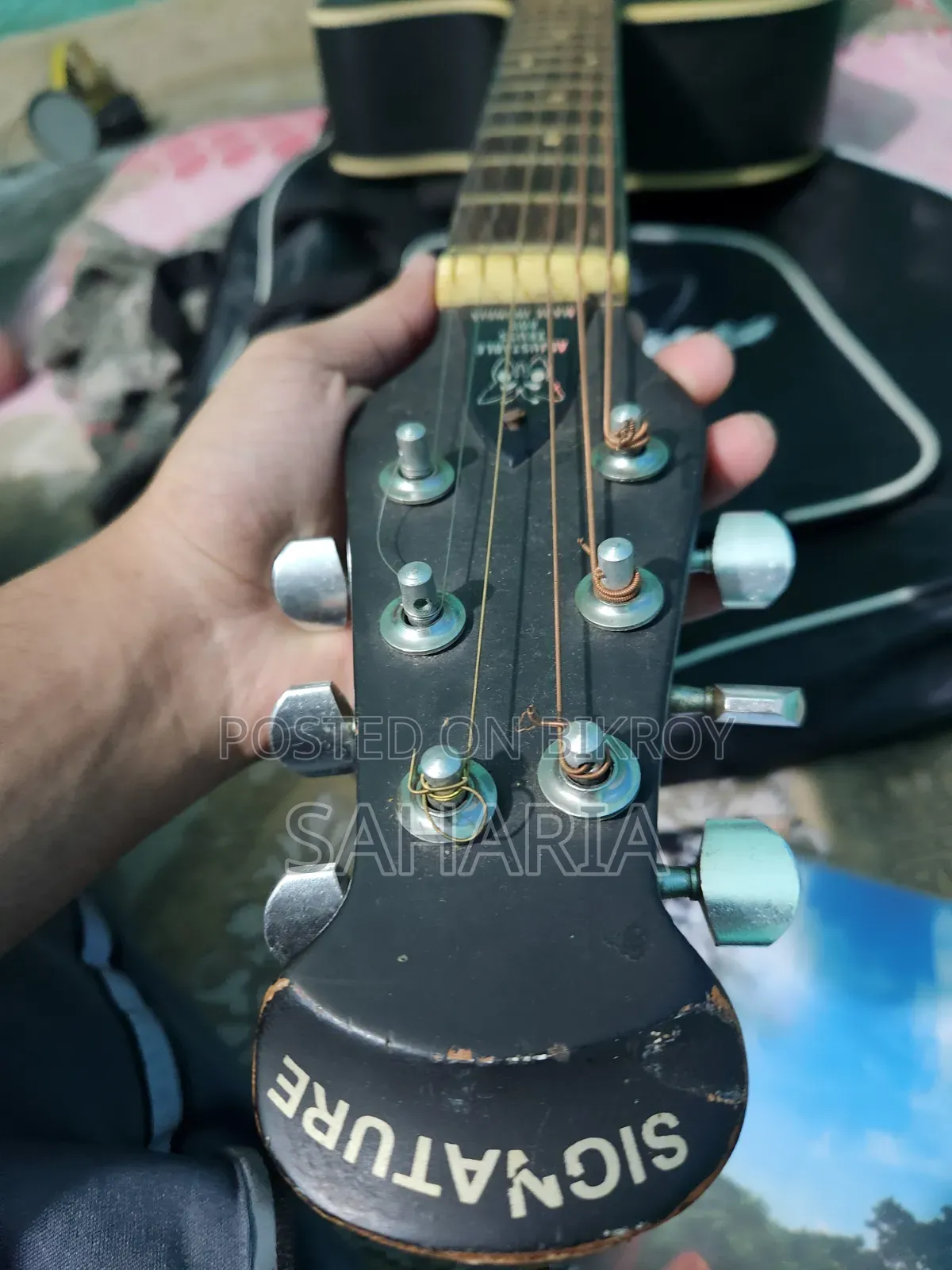 Signature Guitar Original Made in India