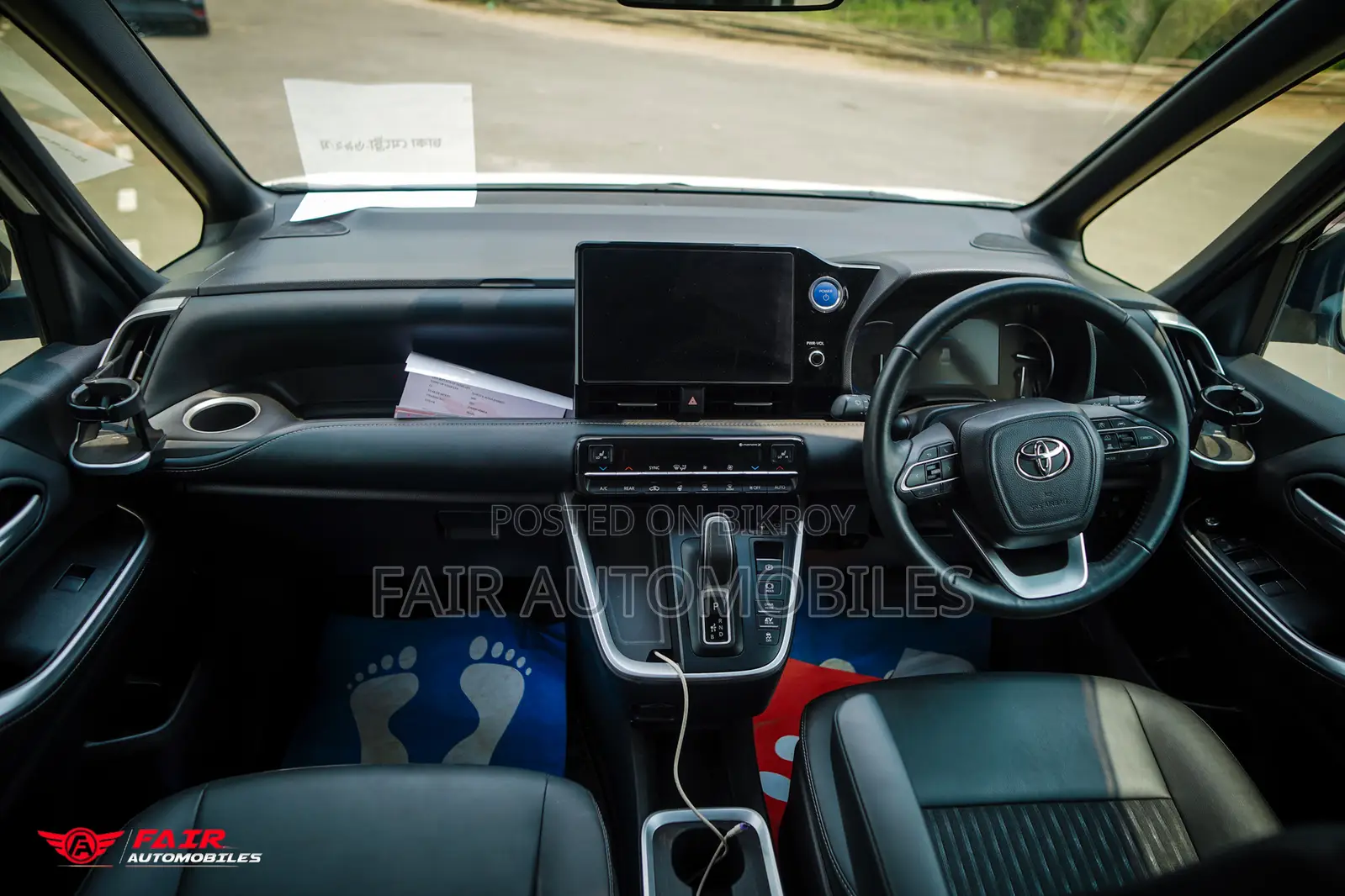 Toyota Noah 2022 Pearl