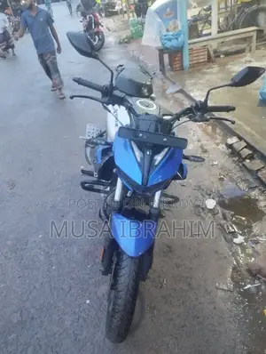 হিরো এক্সট্রিম ১২৫আর ২০২৫ নীল