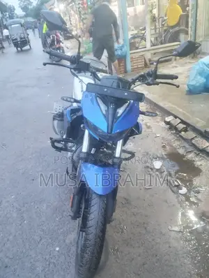 হিরো এক্সট্রিম ১২৫আর ২০২৫ নীল