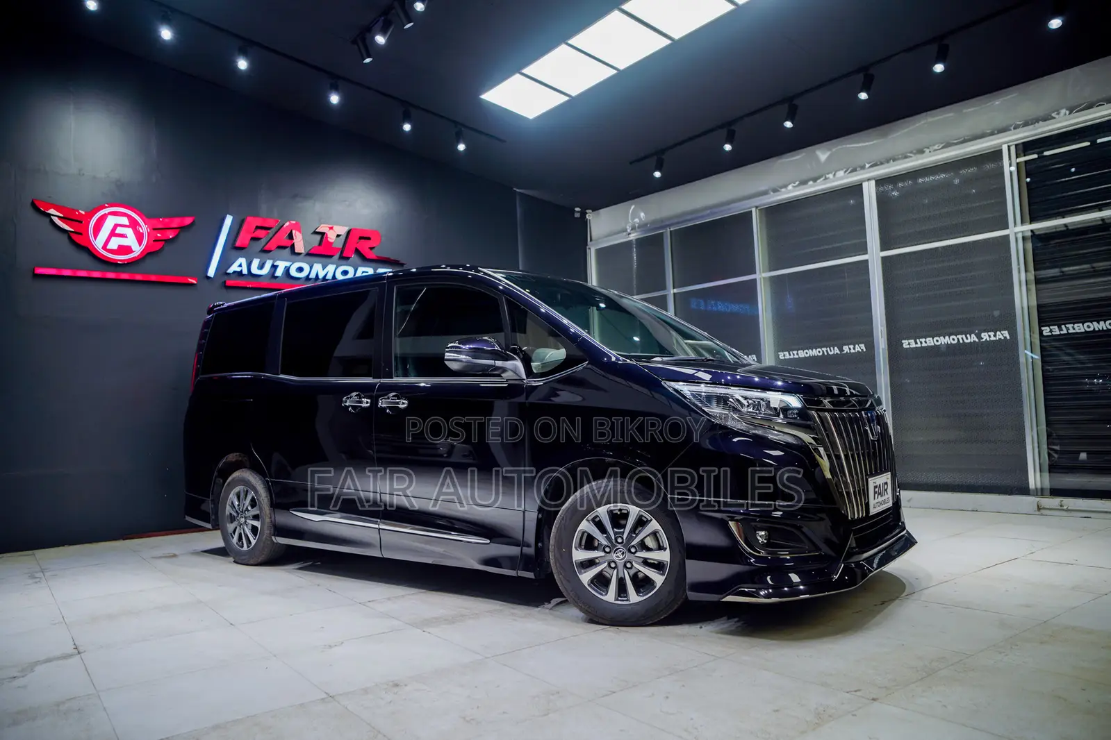 Toyota Esquire 2.0 All Wheel Drive (7 seater) 2021 Black